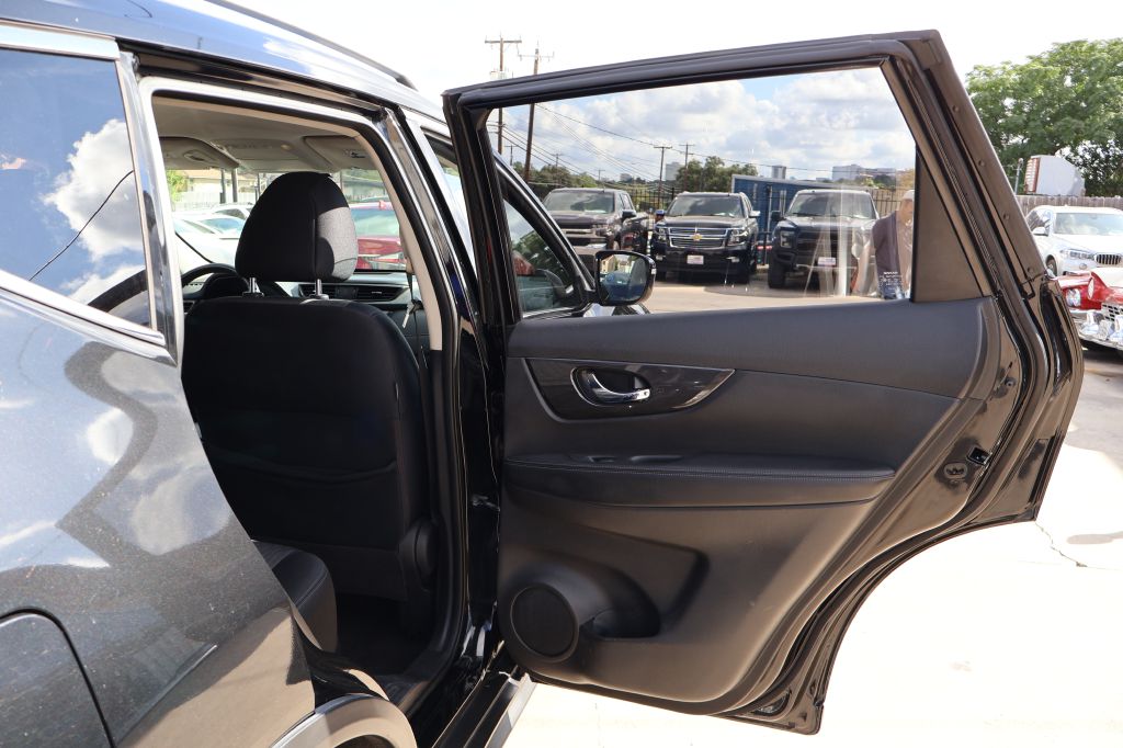 Photo 48 of this NISSAN ROGUE
