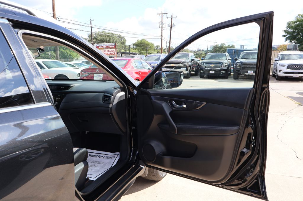 Photo 50 of this NISSAN ROGUE