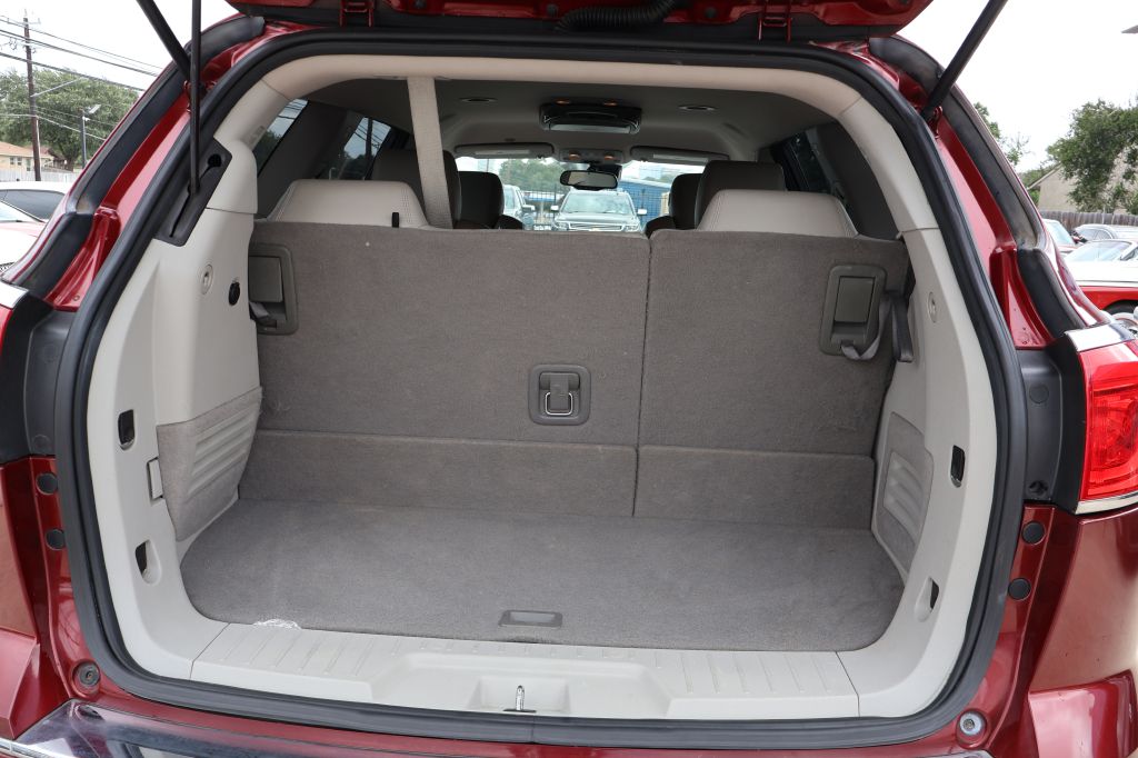 Photo 22 of this BUICK ENCLAVE