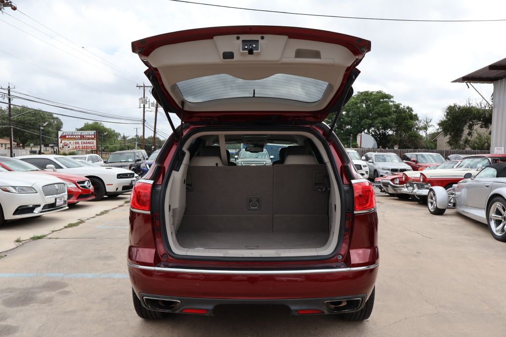 Photo 23 of this BUICK ENCLAVE