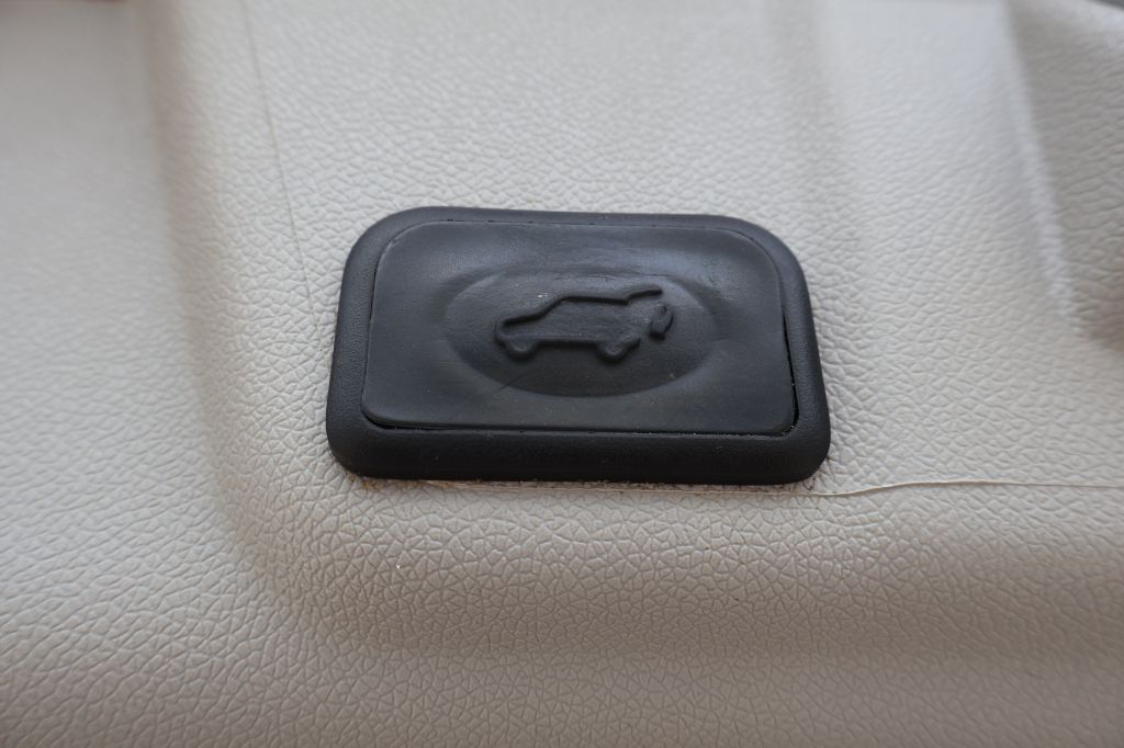 Photo 24 of this BUICK ENCLAVE