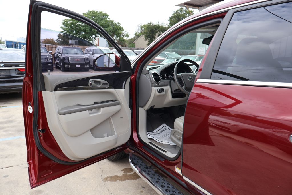 Photo 27 of this BUICK ENCLAVE