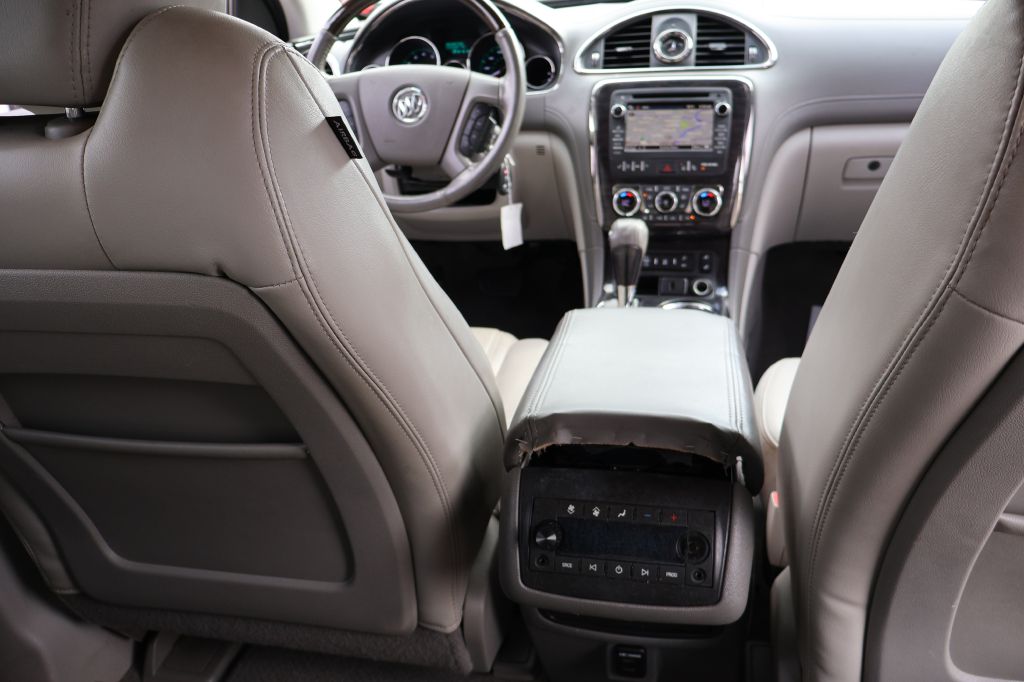 Photo 45 of this BUICK ENCLAVE