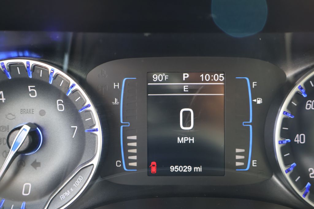 Photo 29 of this CHRYSLER PACIFICA