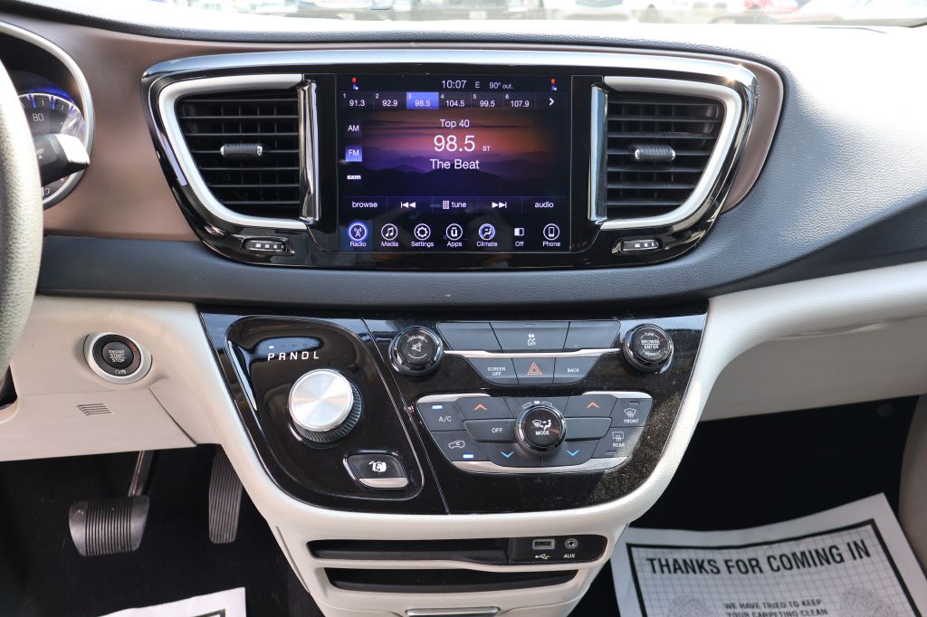 Photo 35 of this CHRYSLER PACIFICA