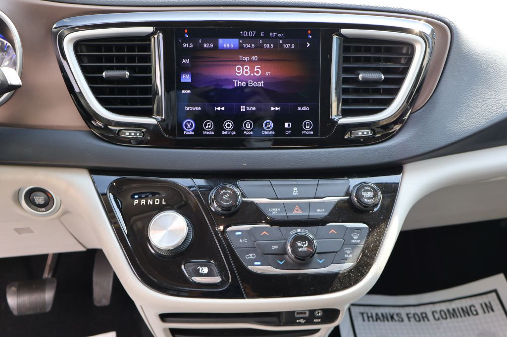 Photo 38 of this CHRYSLER PACIFICA