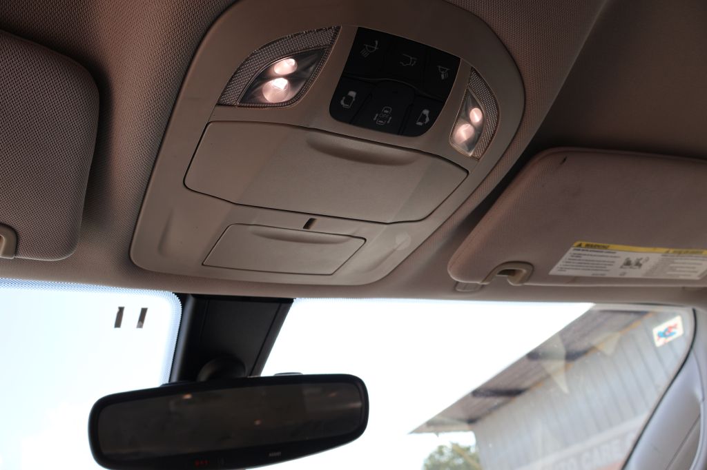Photo 41 of this CHRYSLER PACIFICA