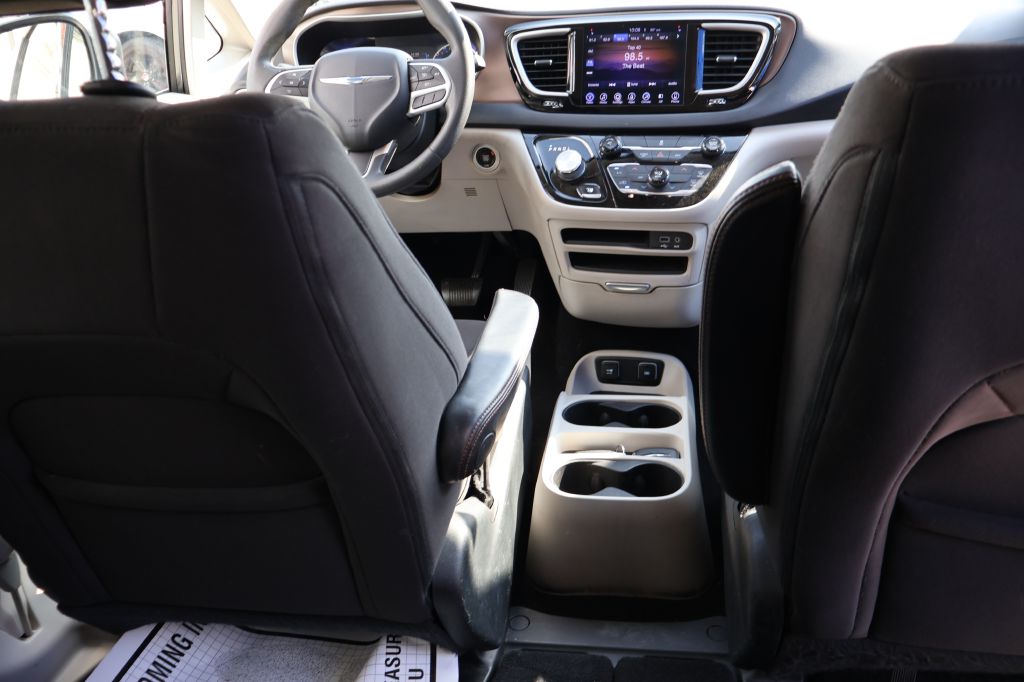 Photo 45 of this CHRYSLER PACIFICA