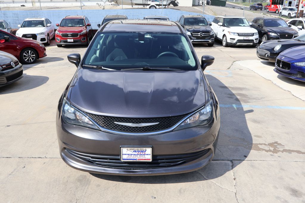 Photo 56 of this CHRYSLER PACIFICA