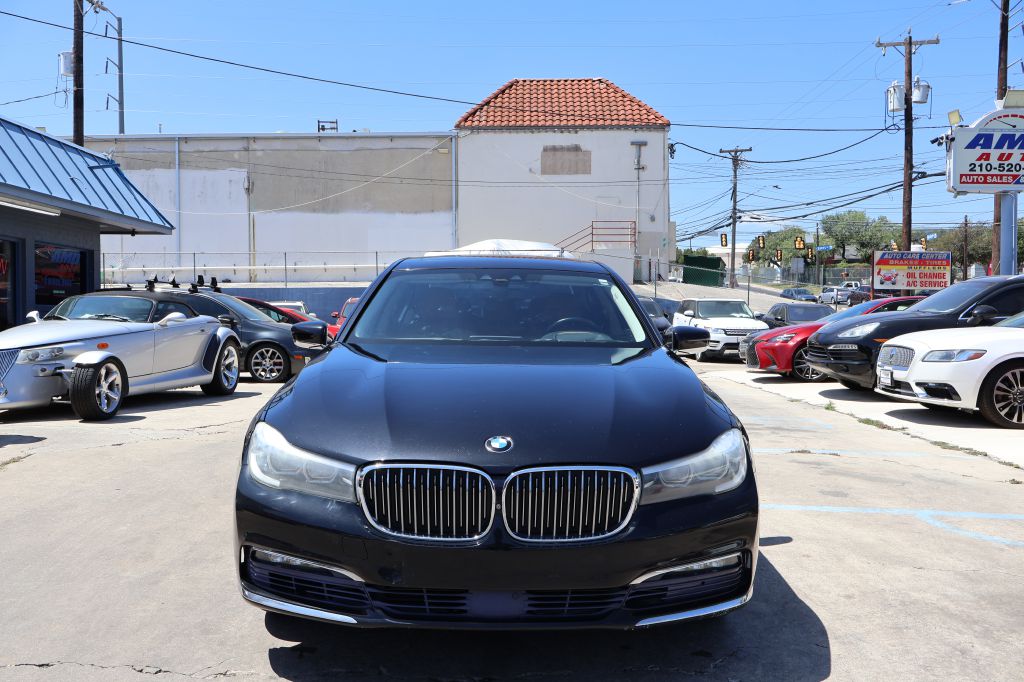 Photo 2 of this BMW 740