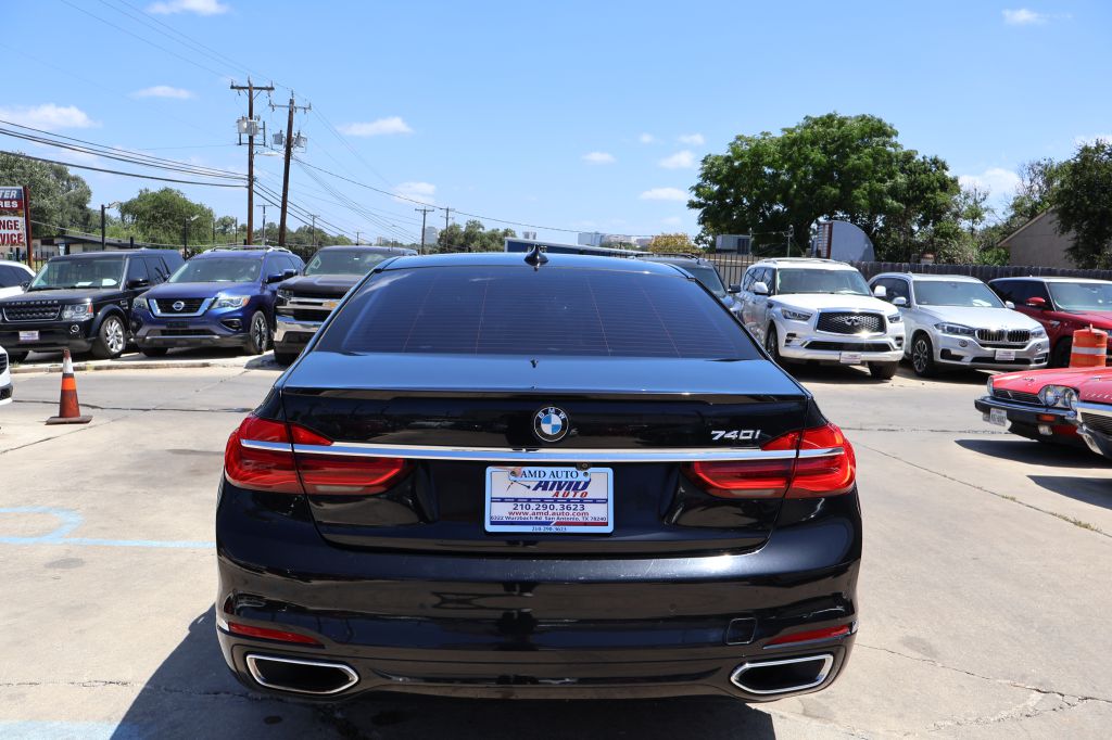 Photo 7 of this BMW 740