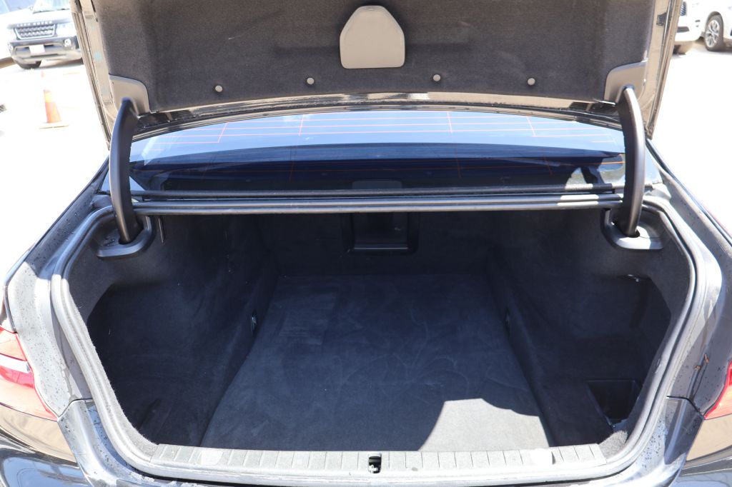 Photo 10 of this BMW 740