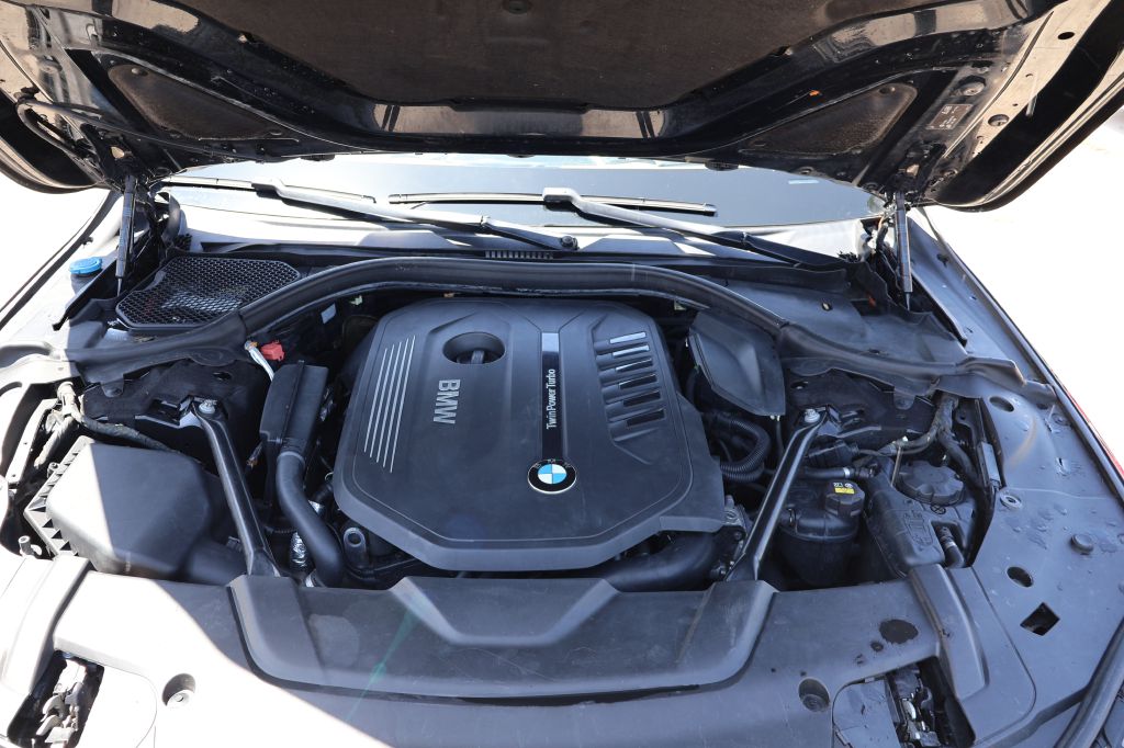 Photo 12 of this BMW 740