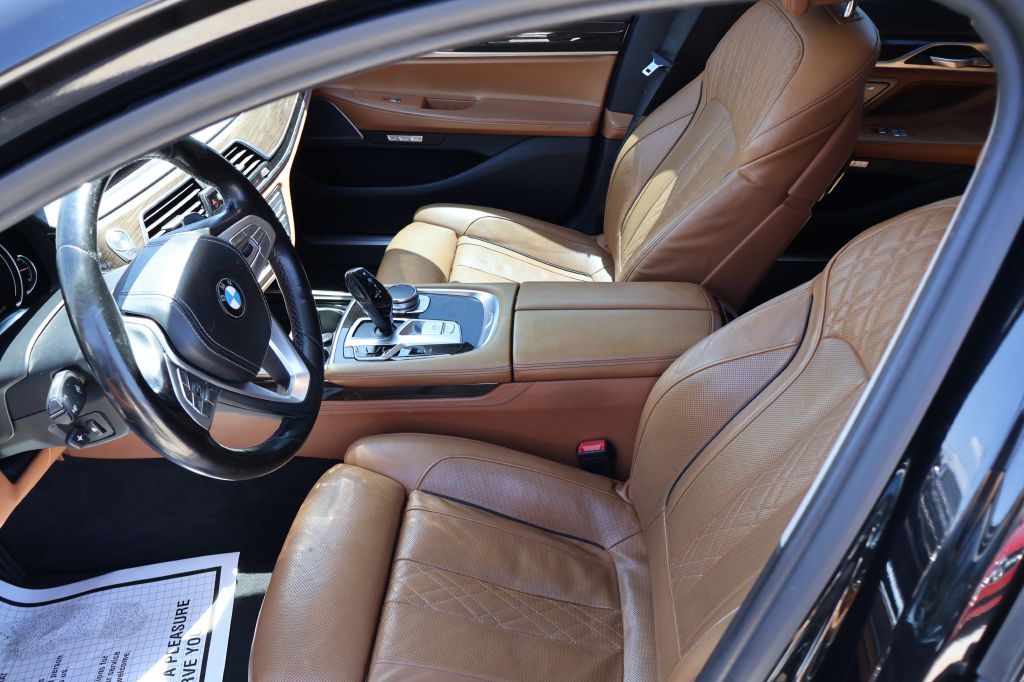 Photo 14 of this BMW 740