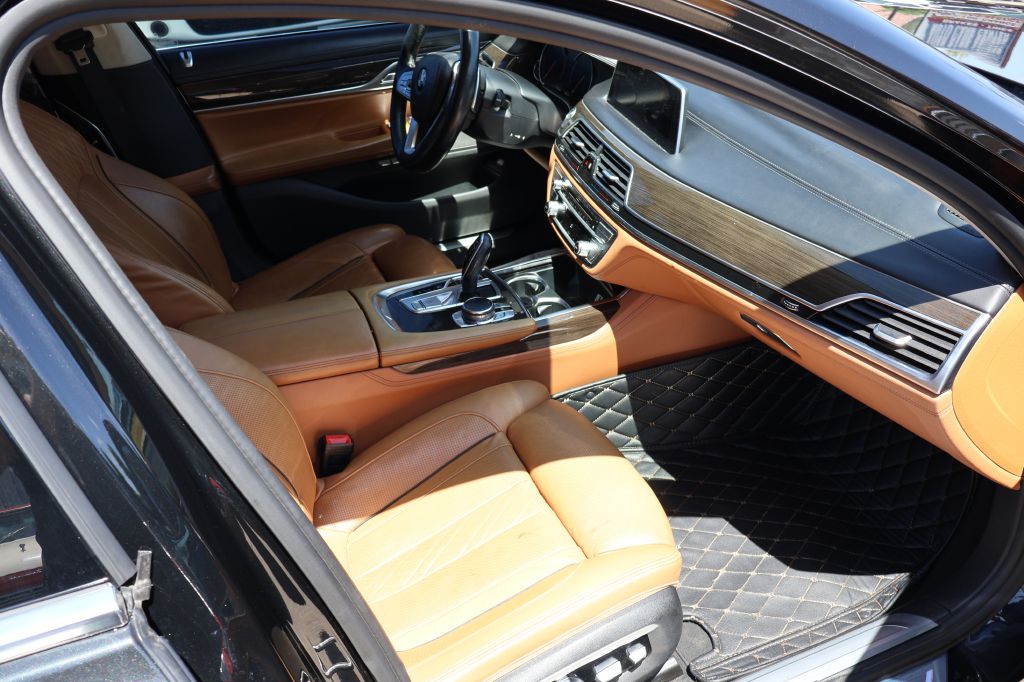 Photo 20 of this BMW 740
