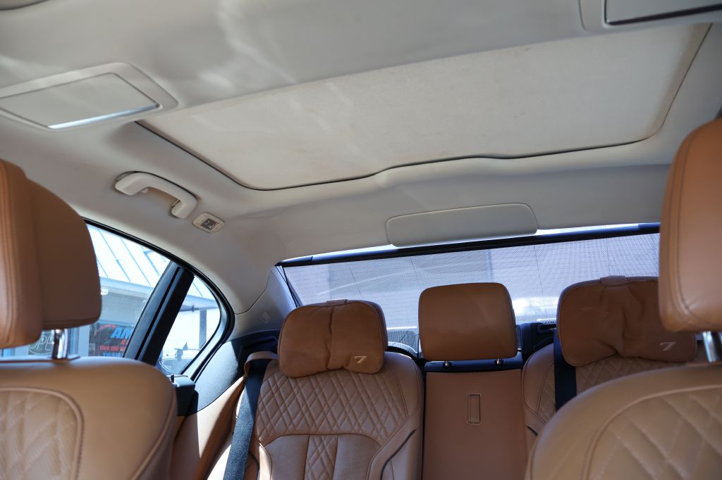 Photo 28 of this BMW 740