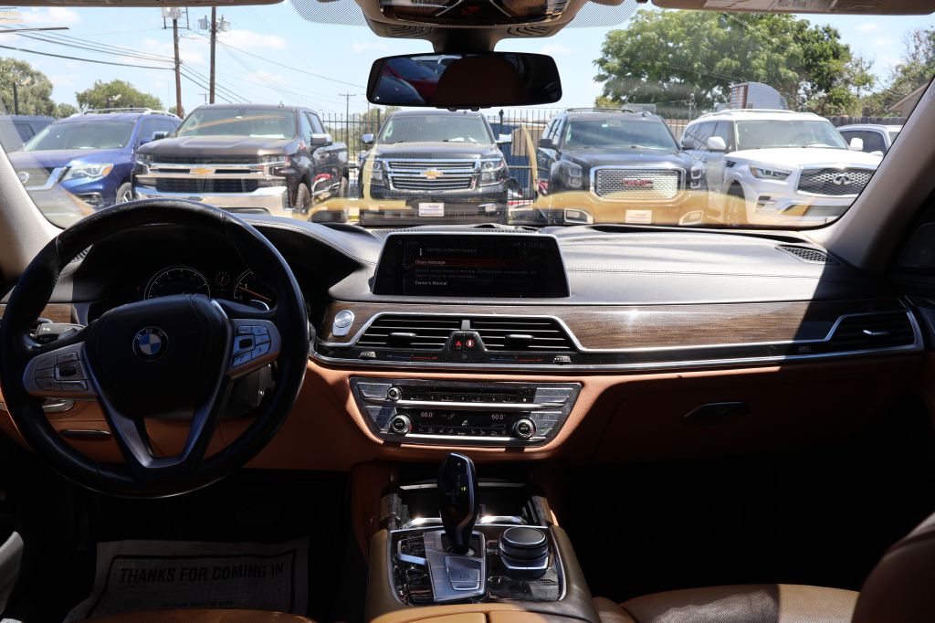 Photo 29 of this BMW 740