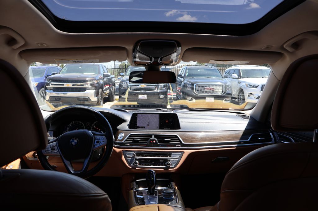 Photo 30 of this BMW 740