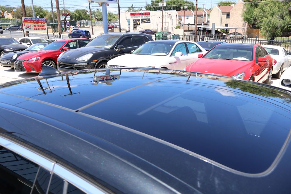 Photo 34 of this BMW 740
