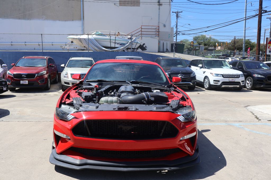 Photo 2 of this FORD MUSTANG