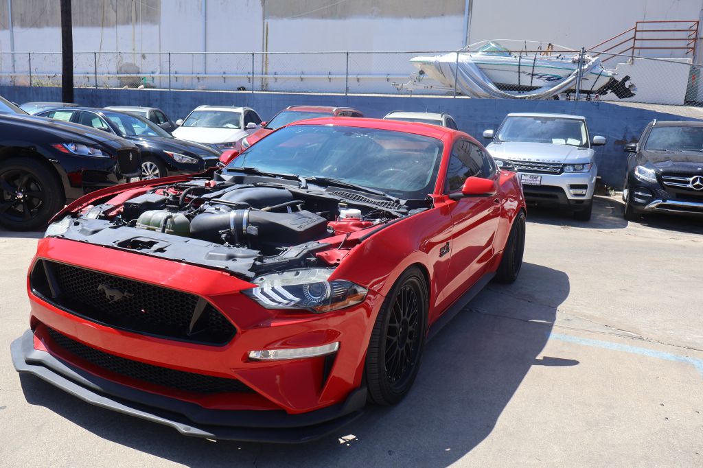 Photo 3 of this FORD MUSTANG