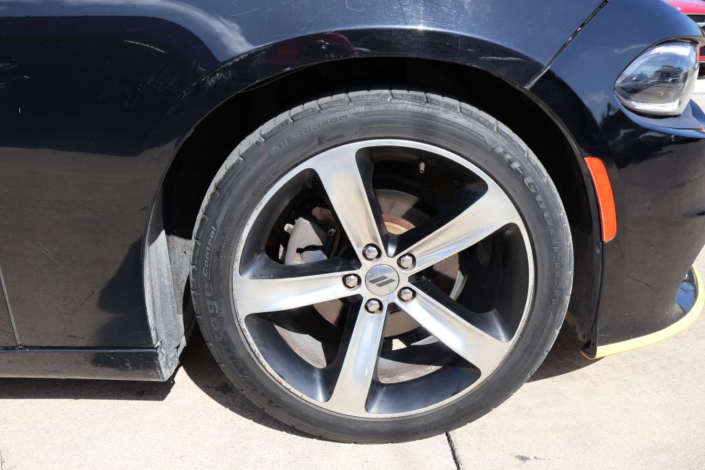 Photo 9 of this DODGE CHARGER
