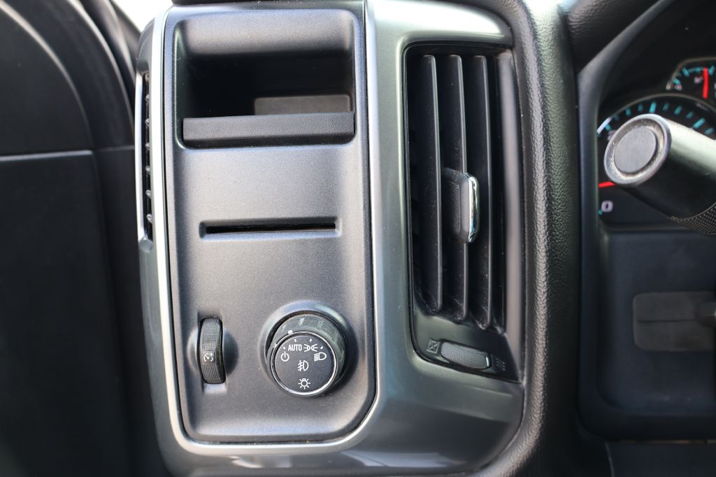 Photo 24 of this CHEVROLET SILVERADO 1500