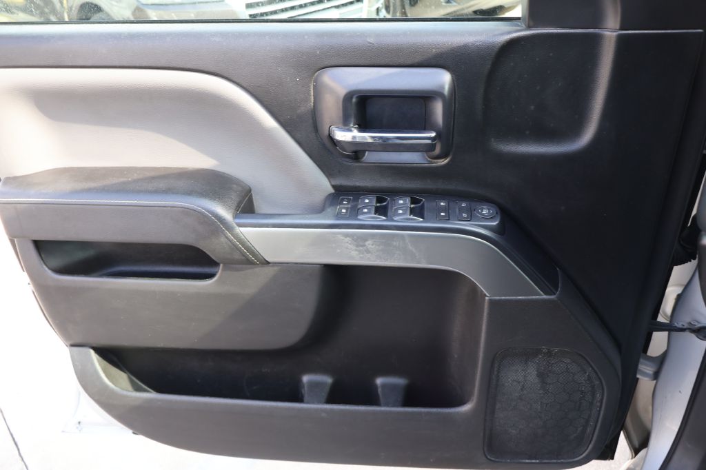 Photo 27 of this CHEVROLET SILVERADO 1500