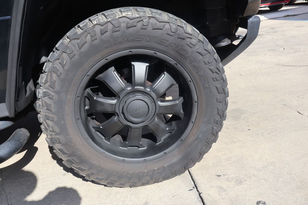 Photo 9 of this HUMMER H2