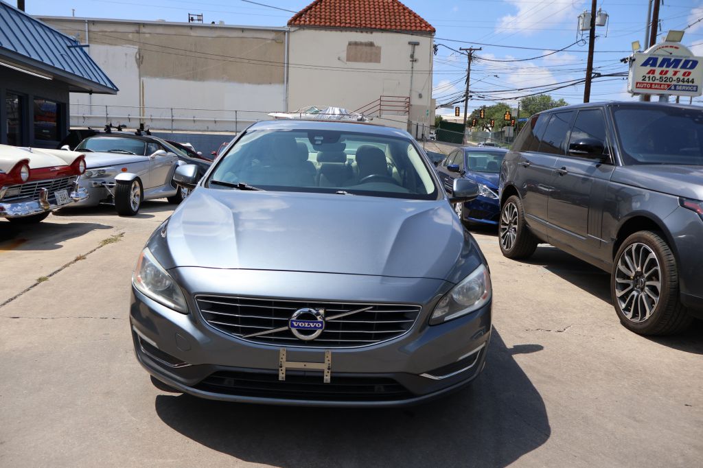 Photo 2 of this VOLVO S60