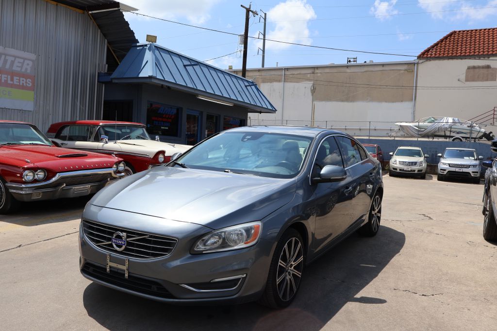 Photo 3 of this VOLVO S60