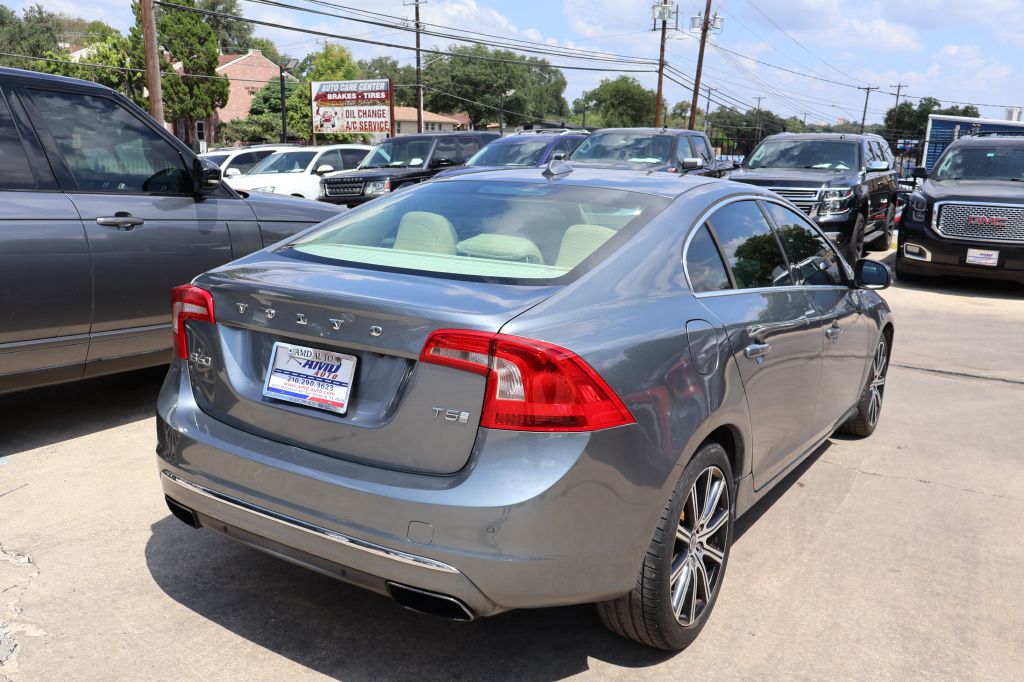Photo 8 of this VOLVO S60