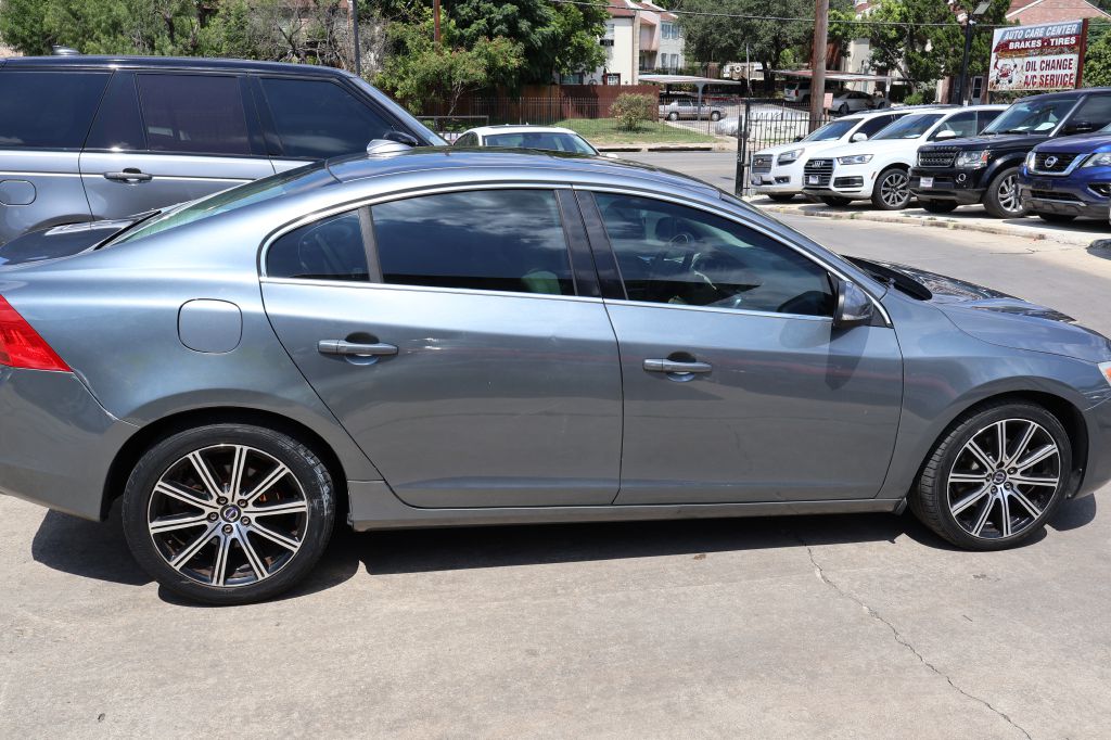 Photo 9 of this VOLVO S60
