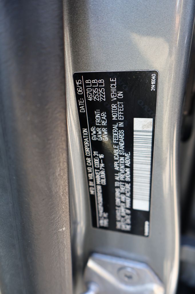 Photo 13 of this VOLVO S60
