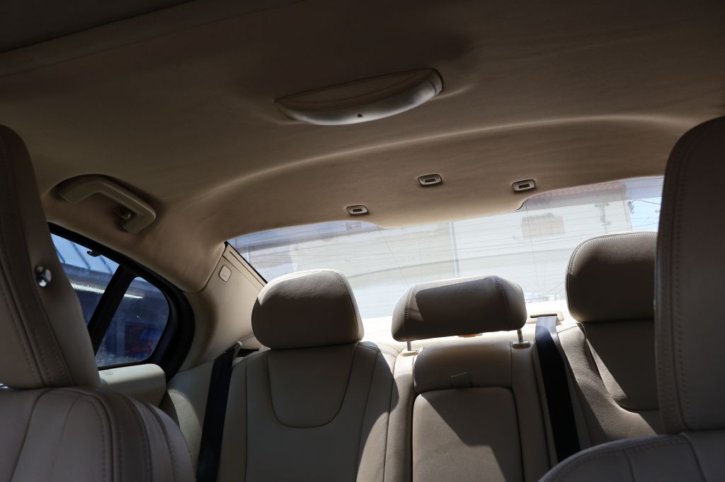 Photo 27 of this VOLVO S60