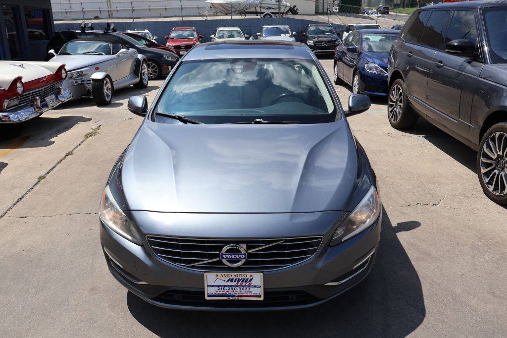 Photo 32 of this VOLVO S60