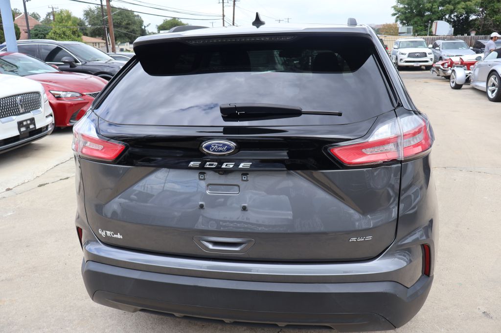 Photo 6 of this FORD EDGE