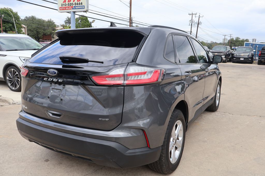Photo 7 of this FORD EDGE