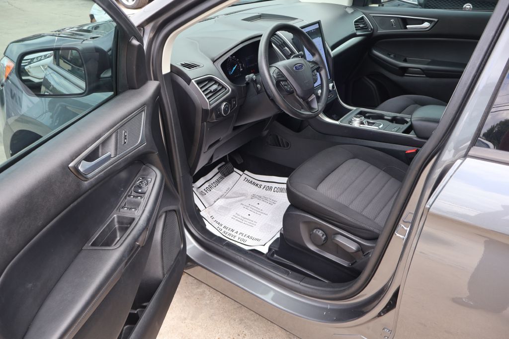 Photo 13 of this FORD EDGE