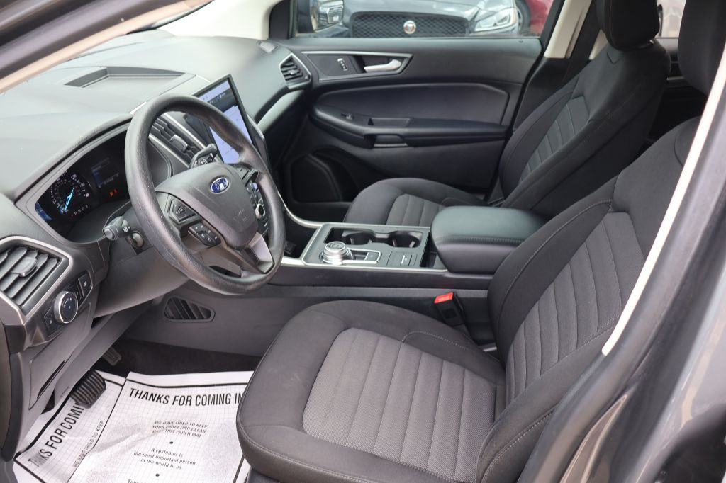 Photo 14 of this FORD EDGE