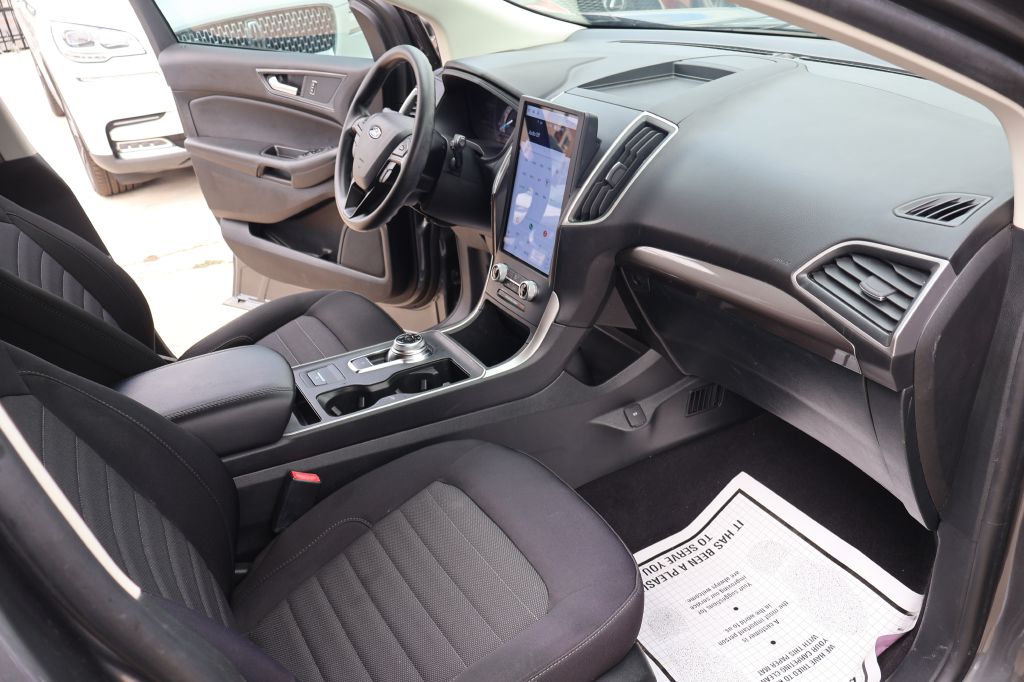 Photo 20 of this FORD EDGE
