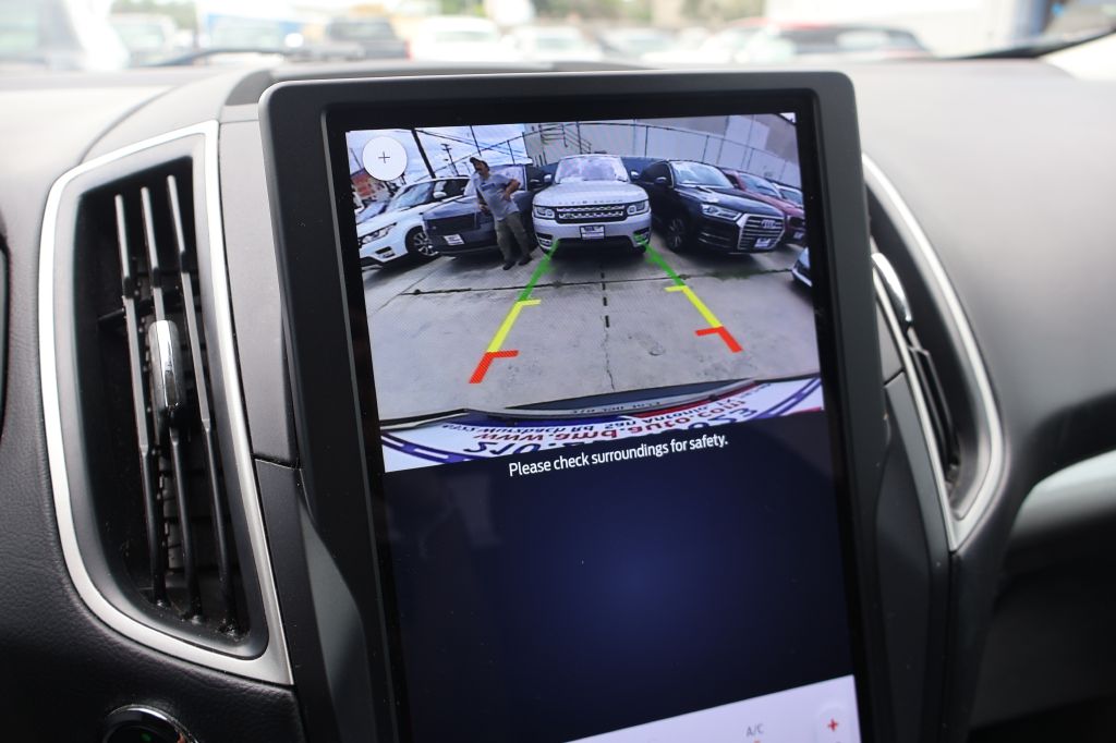 Photo 26 of this FORD EDGE