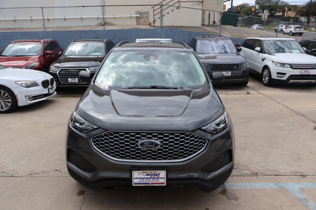 Photo 30 of this FORD EDGE