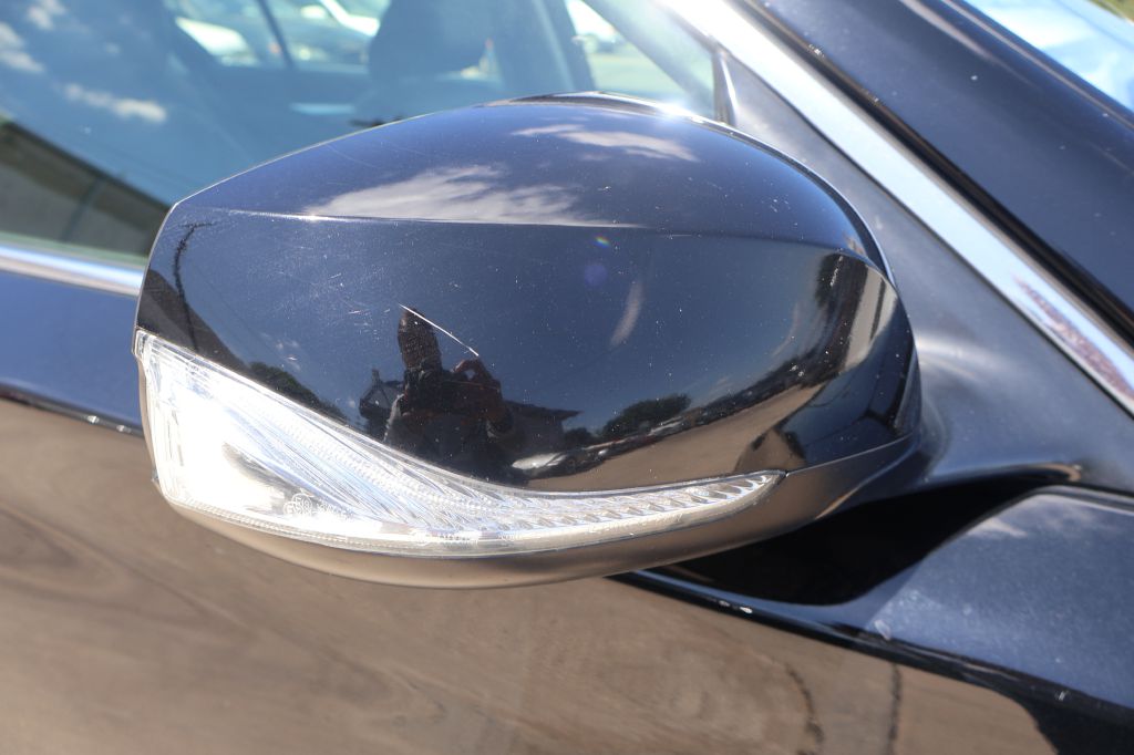 Photo 11 of this INFINITI Q50