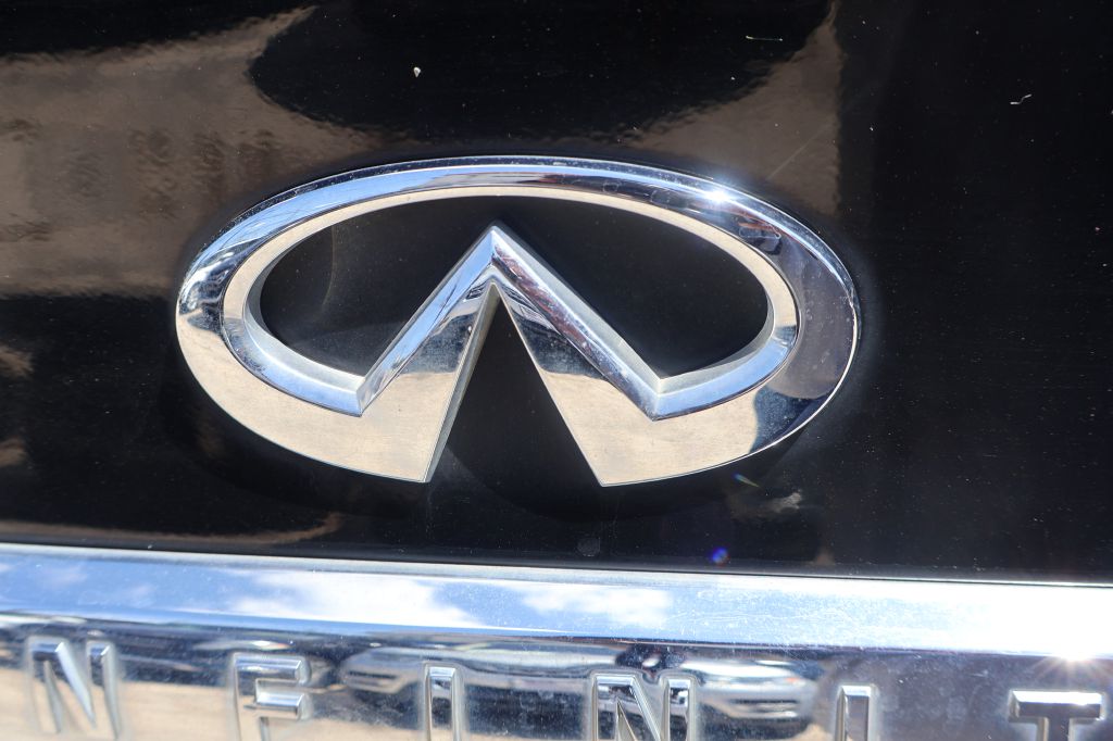 Photo 13 of this INFINITI Q50