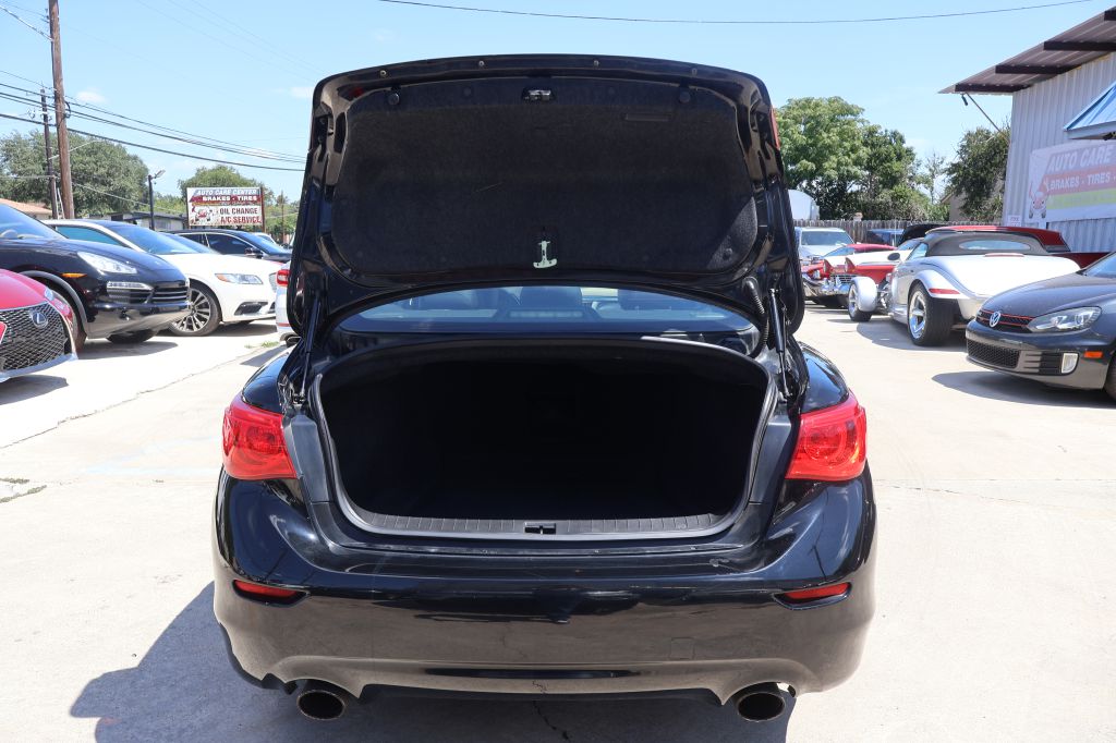 Photo 17 of this INFINITI Q50