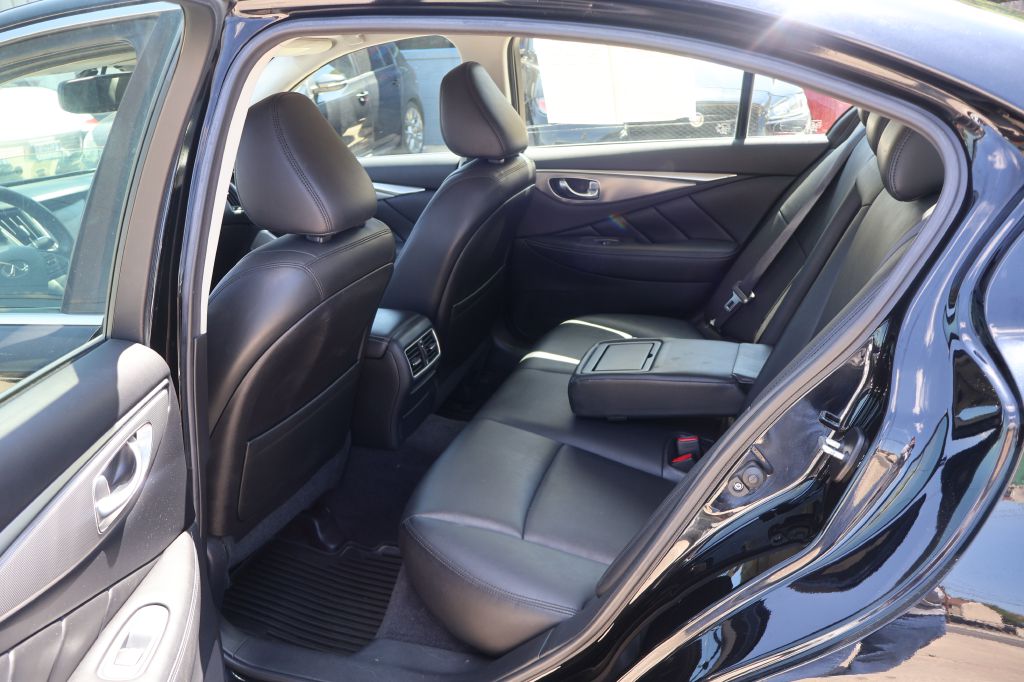 Photo 23 of this INFINITI Q50