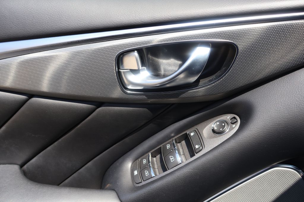 Photo 29 of this INFINITI Q50