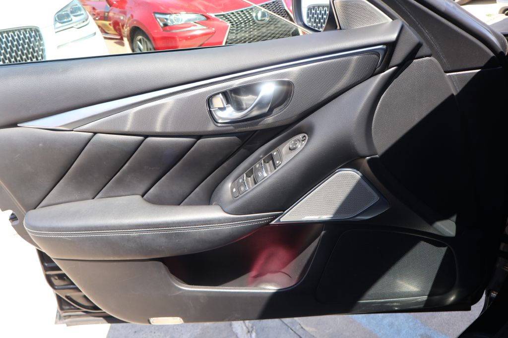 Photo 31 of this INFINITI Q50