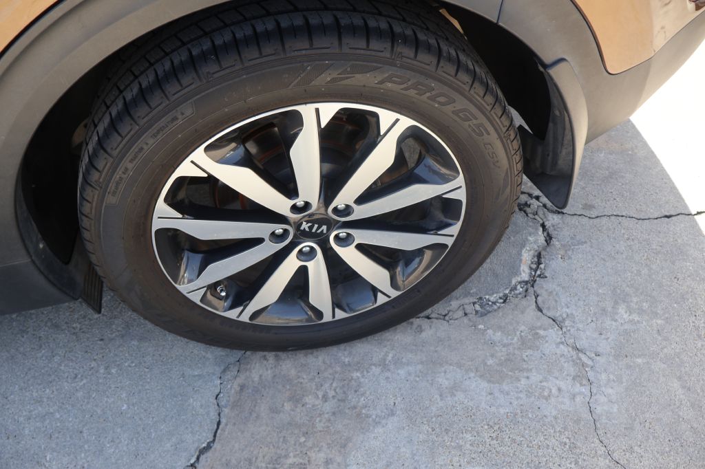 Photo 5 of this KIA SPORTAGE